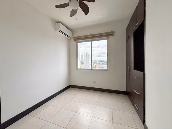 Alquiler apartamento semiamoblado en Parque Lefevre - PH Sorrento