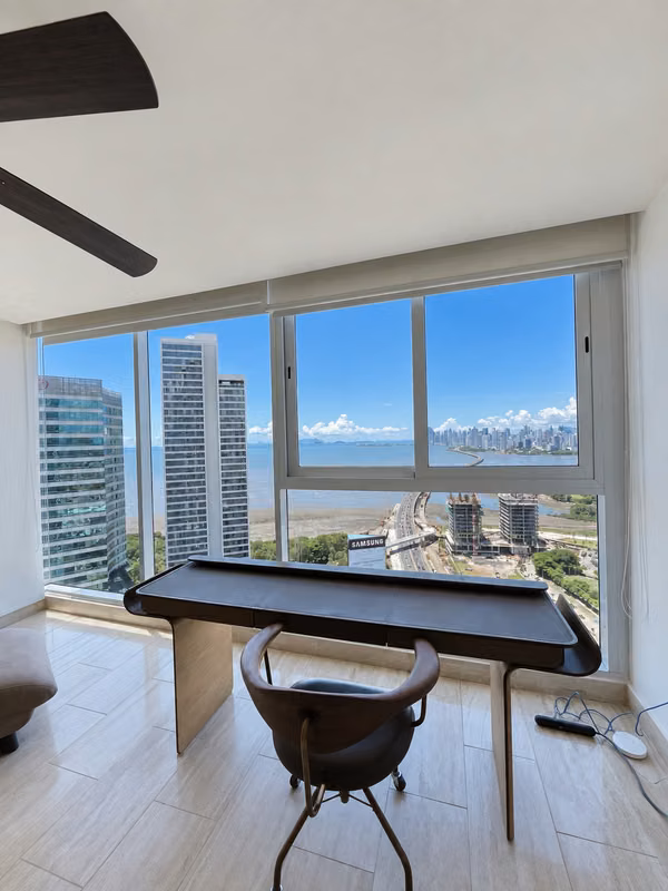 THE REGENT - FURNISHED - SEA VIEW