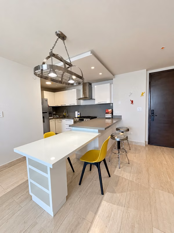 THE REGENT - FURNISHED - SEA VIEW