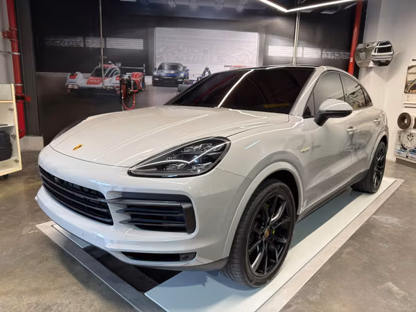 2022 PORSCHE CAYENNE - HYBRID