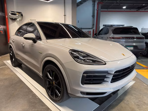 2022 PORSCHE CAYENNE - HYBRID
