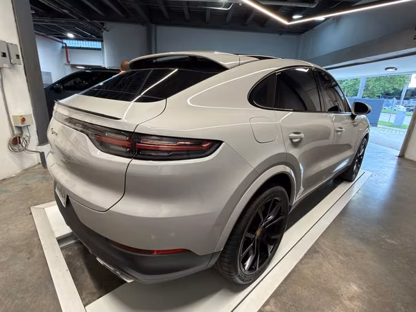 2022 PORSCHE CAYENNE - HYBRID