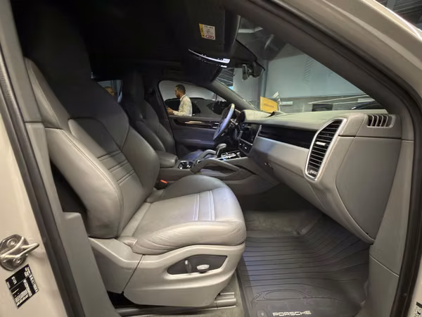 2022 PORSCHE CAYENNE - HYBRID