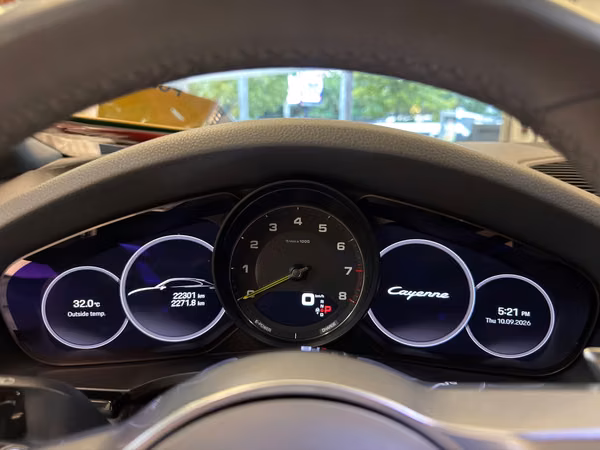 2022 PORSCHE CAYENNE - HYBRID