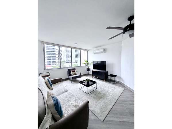 Alquilo apartamento en PH Excelsior, Calle 50