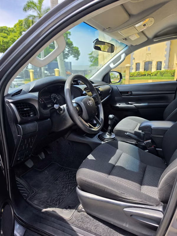 TOYOTA HILUX 2023 4X4 IMPECABLE $24,900