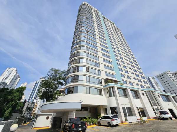 Sale of 607 mt2 apartment in PH Belvedere - Coco del Mar. Make an offer
