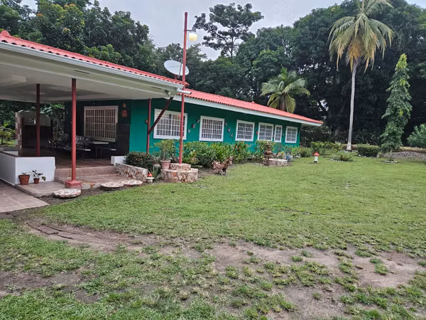 FARM FOR RENT IN NEW GORGON
