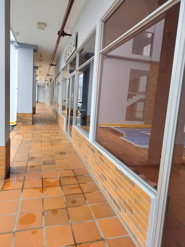 REMATE-124; Commercial LOCAL IN PLAZA BRISES 507 - BAJA PLANTA - 124; 123 m ² - 124; $140,000