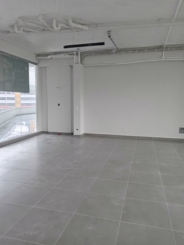 Commercial Local for Rent on Vía Brasil – High Public Visibility