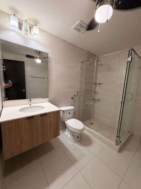 VENDO IMPECABLE APARTAMENTO COMO NUEVO EN ALBROOK