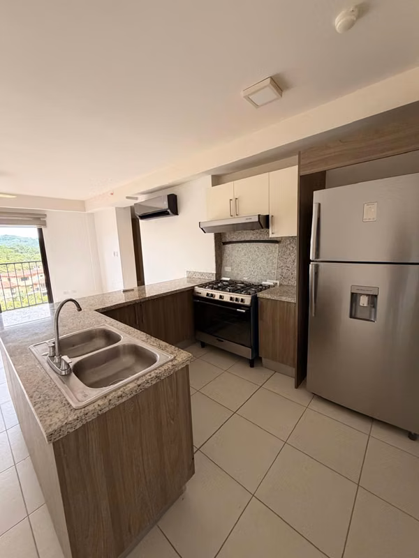 VENDO IMPECABLE APARTAMENTO COMO NUEVO EN ALBROOK