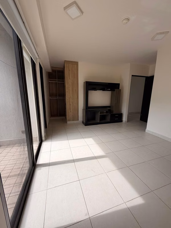 VENDO IMPECABLE APARTAMENTO COMO NUEVO EN ALBROOK