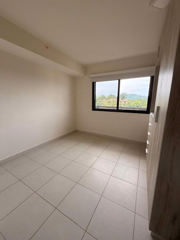 VENDO IMPECABLE APARTAMENTO COMO NUEVO EN ALBROOK