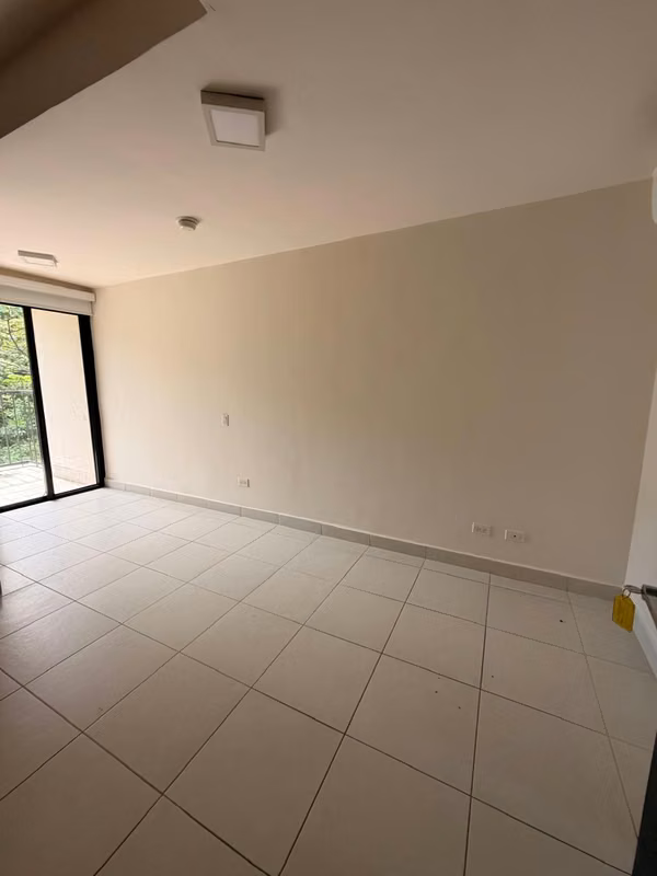 VENDO IMPECABLE APARTAMENTO COMO NUEVO EN ALBROOK