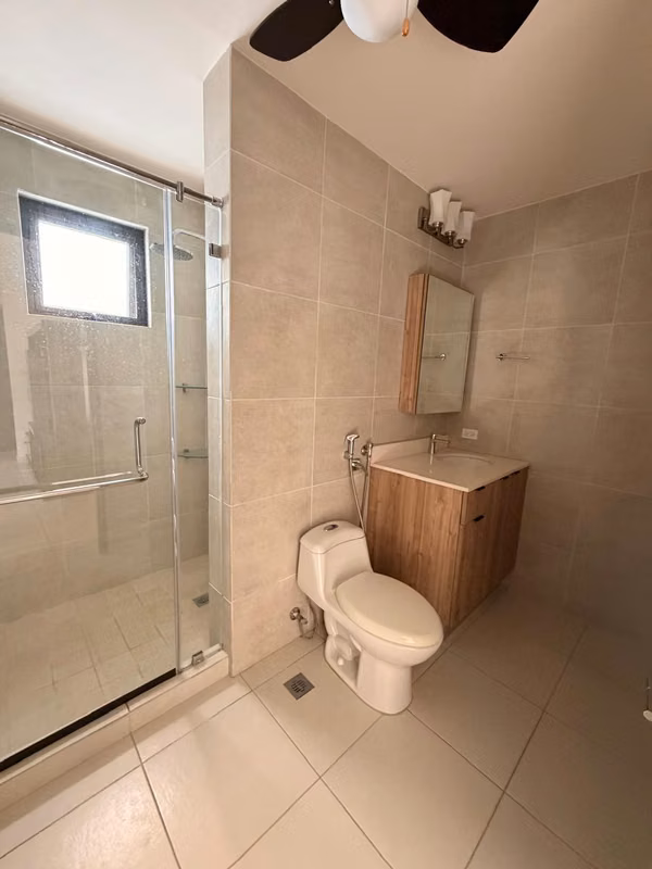 VENDO IMPECABLE APARTAMENTO COMO NUEVO EN ALBROOK