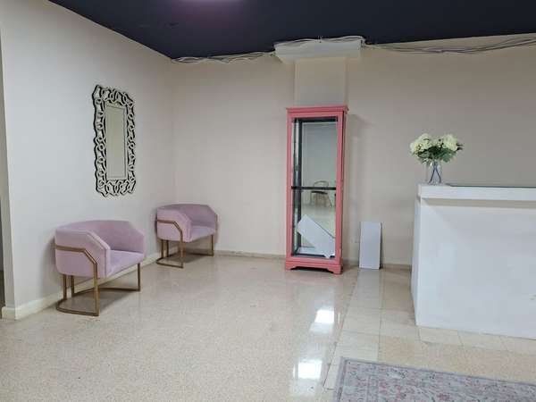 COMMERCIAL LOCAL RENTAL / SQUARE AGORA CHANIS / 6 FUN