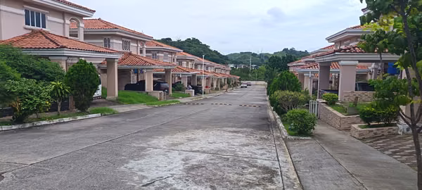 En venta – Altos de Panamá – 3 recámaras – 302m²
