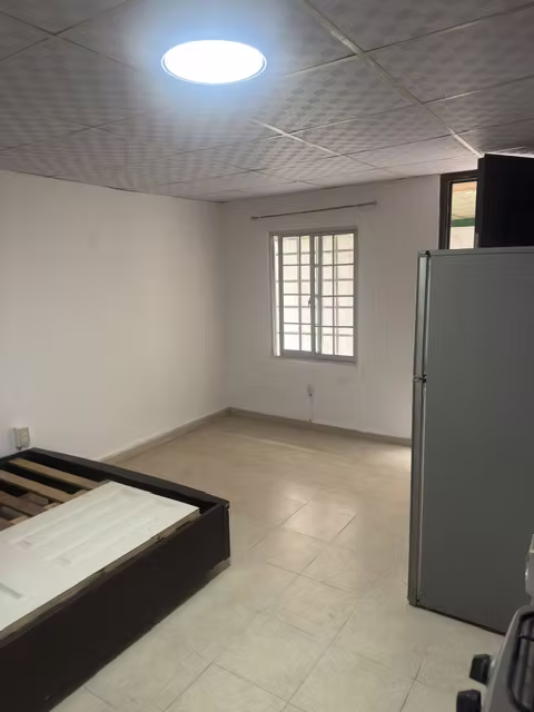 Alquiler de cuarto independiente, con baño independiente, cocineta, cama, aire acondicionado, internet
