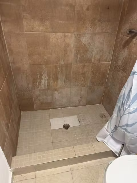 Alquiler de cuarto independiente, con baño independiente, cocineta, cama, aire acondicionado, internet