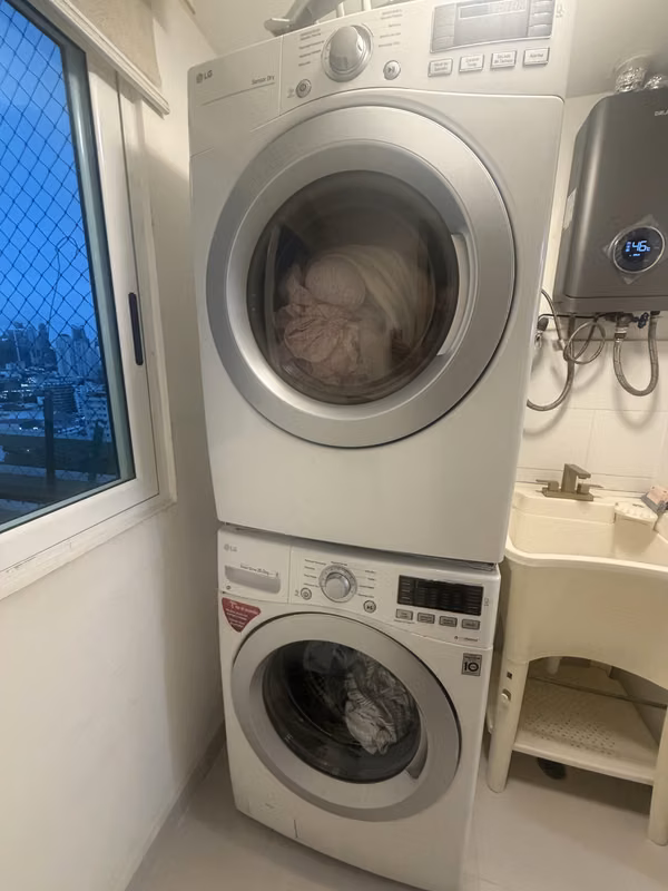 Washing / Dryer with stacking kit