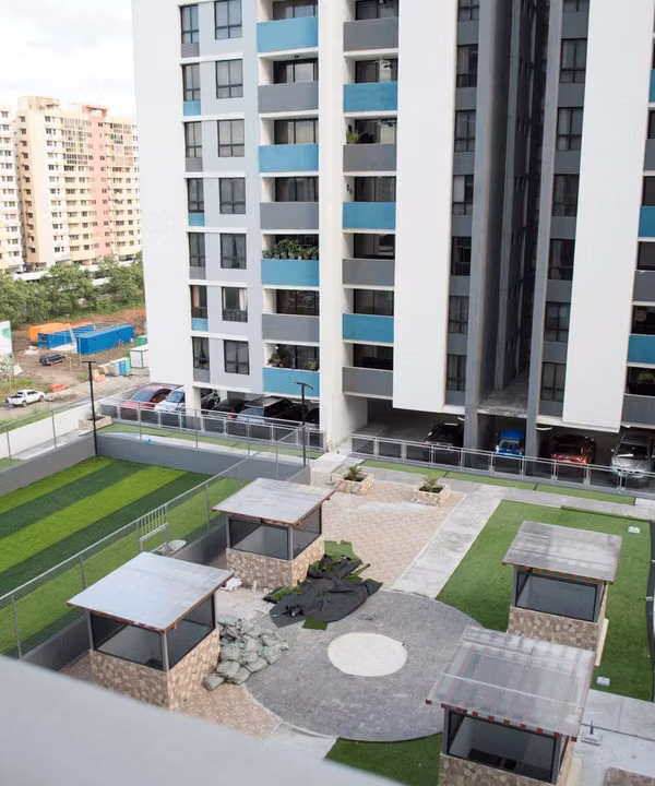 APT AAA 3R2B2P LUXURIOUS SEMI FURNISHED IN 1000 COUNTY