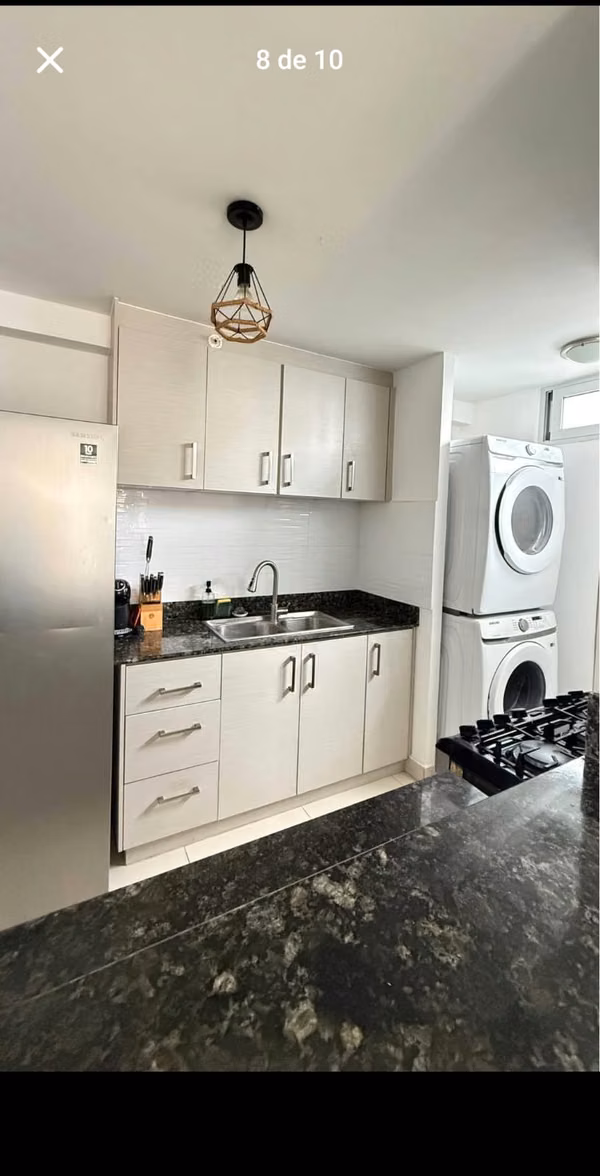 Se alquila amobaldo apartamento en PH Park Point, Carrasquilla, Parque Omar