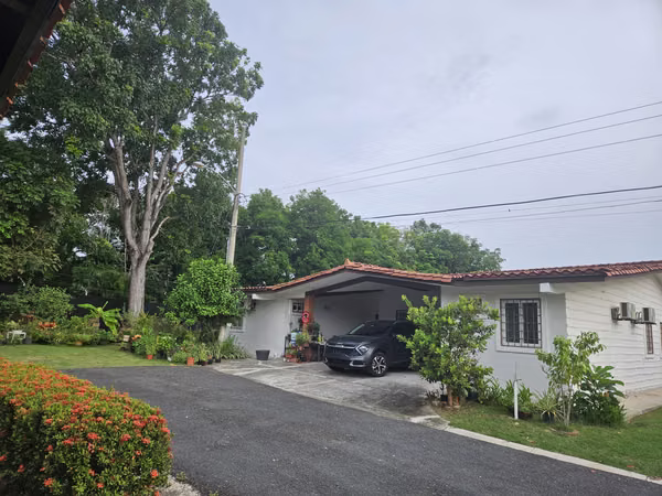 exclusive villa with garden
