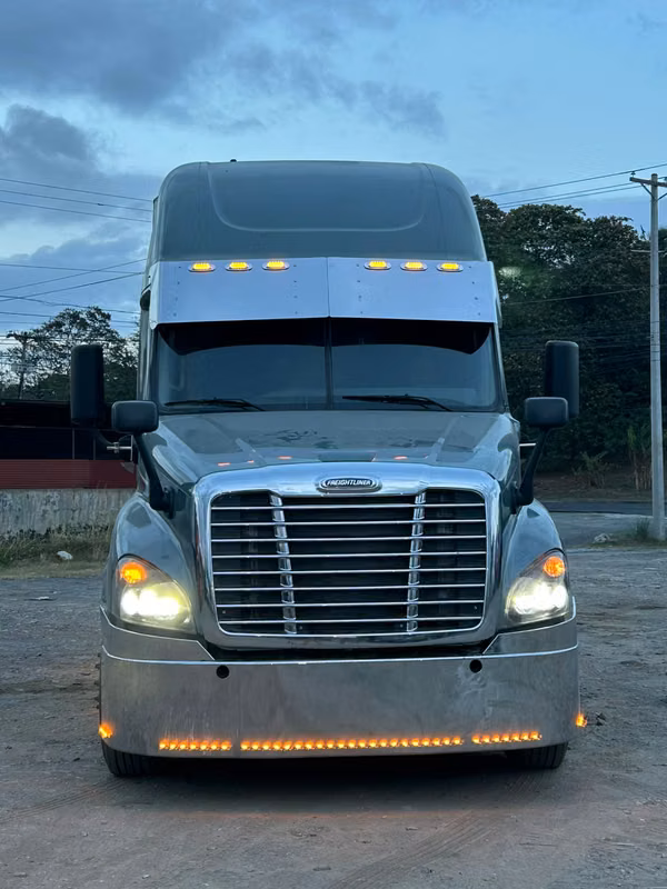 FREIGHTLINER CASCADIA