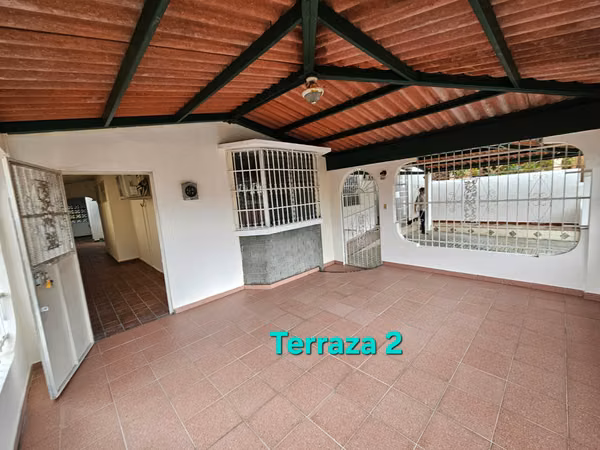 C2598 SE VENDE AMPLIA CASA EN VILLA LUCRE POR DEBAJO DEL AVALUO