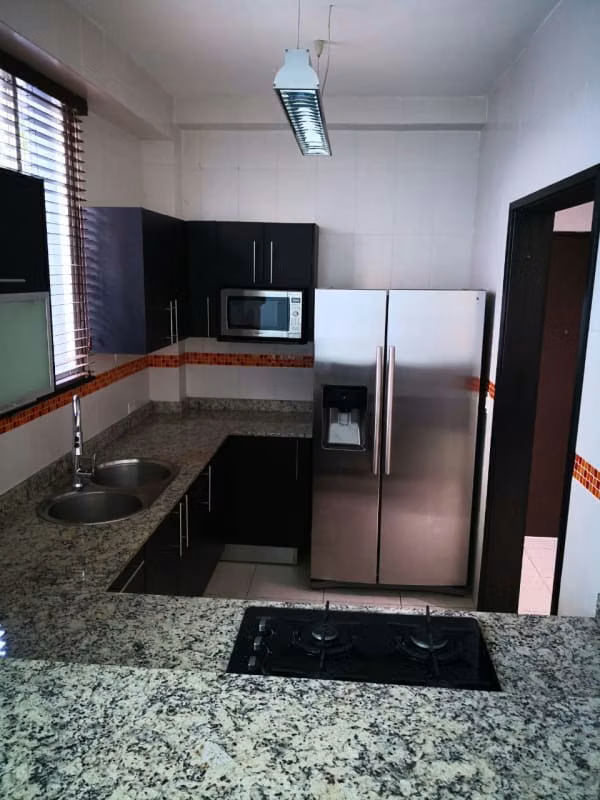ALQUILO CASA EN BETANIA, LA ALAMEDA, 3 RECAMARAS, LINEA BLANCA, DOS NIVELES.