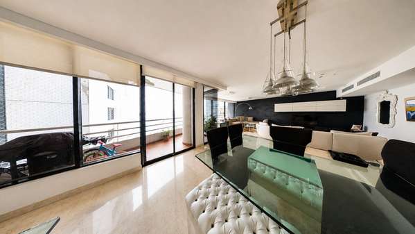 Apartamento en Venta en Avenida Balboa Los Delfines 24YCG7944