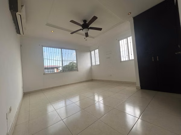 House for Sale in Betania - La Locería