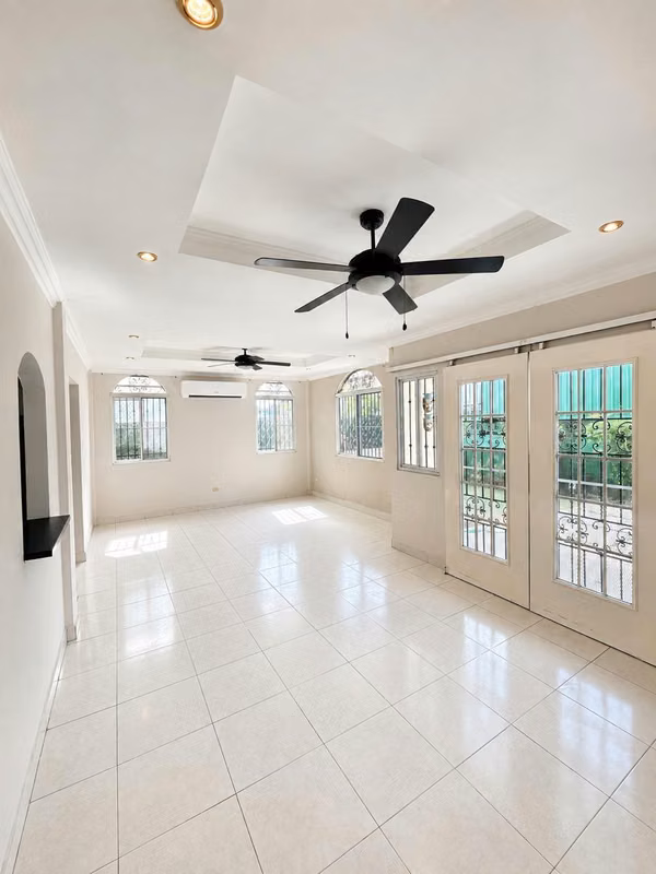House for Sale in Betania - La Locería