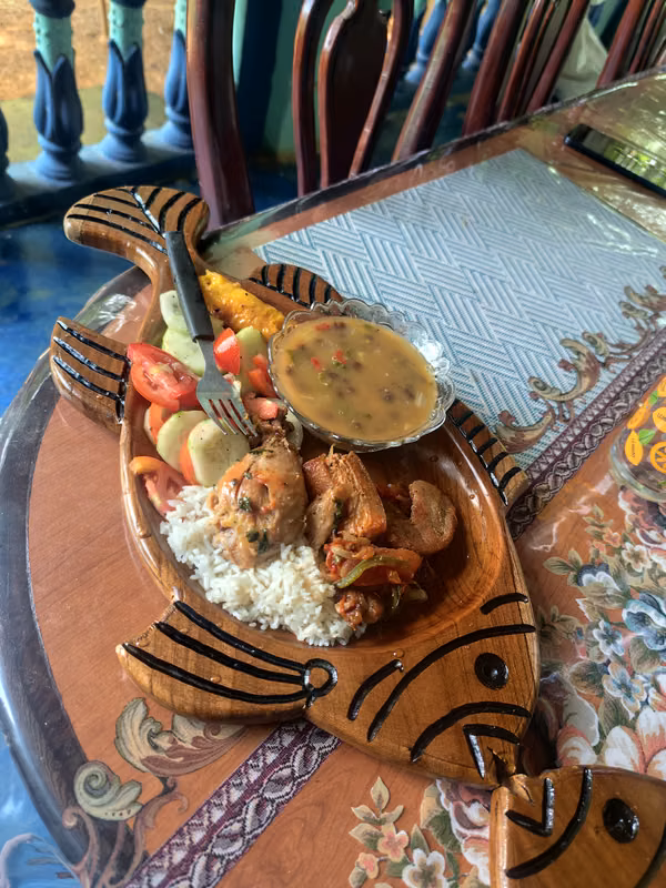 Ta wood trays (good finish), ideal for restaurants and decoration