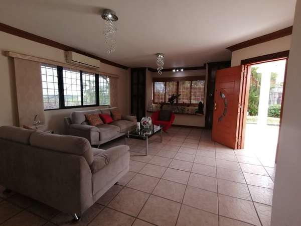 BEAUTIFUL HOUSE IN VILLA LUCRE / FOR SALE - BEAUTIFUL HOUSE IN VILLA LUCRE