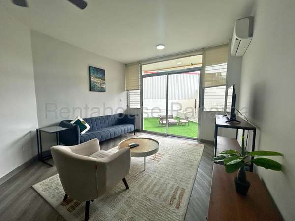 Alquiler de Apartamento Comodo e Iluminado en San Francisco 27*2274Mfk