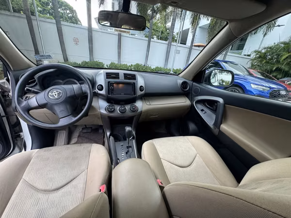 TOYOTA RAV4 2010 · 4 CIL 2.5 · AUTOMÁTICA · PANTALLA · 126 MIL KM MC007