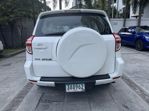 TOYOTA RAV4 2010 · 4 CIL 2.5 · AUTOMÁTICA · PANTALLA · 126 MIL KM MC007