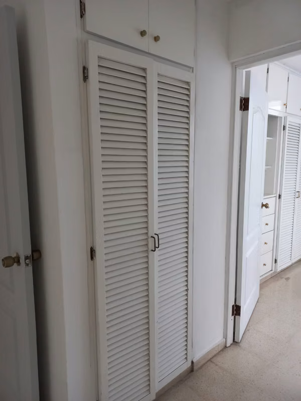 ALQUILO APARTAMENTO EN EL DORADO, 3 RECAMARAS, 120M2, VACIO.