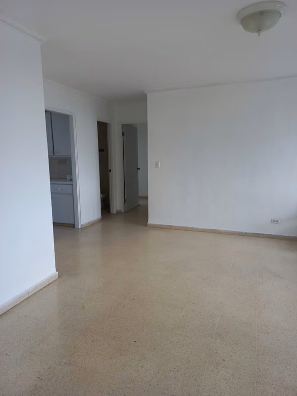 ALQUILO APARTAMENTO EN EL DORADO, 3 RECAMARAS, 120M2, VACIO.