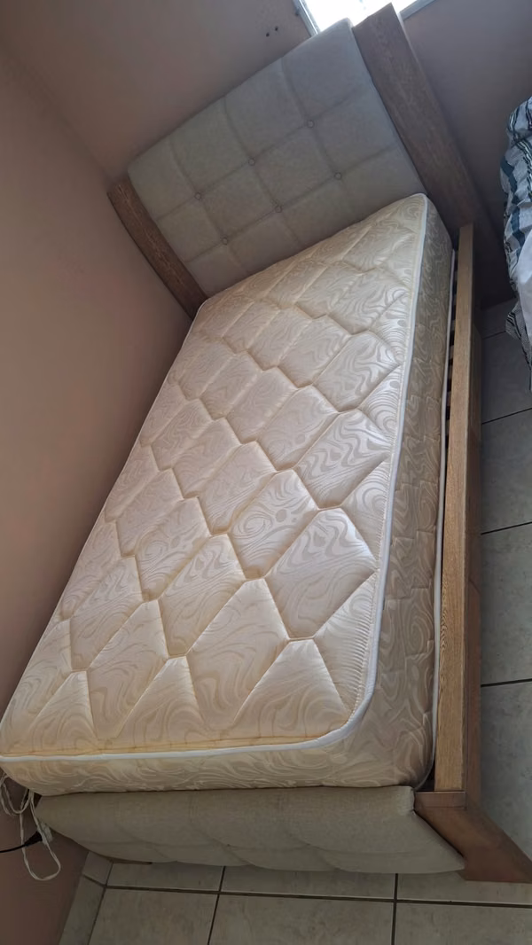 SALE OF TWIN BEDS