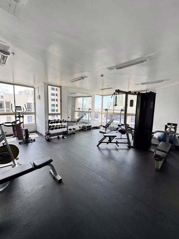 C472J IS RENTED LARGE APARTMENT WITH WHITE LINE IN SAN FRANCISCO