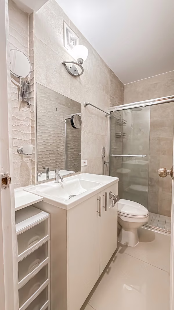 C498J SE ALQUILA AMPLIO APARTAMENTO AMOBLADO EN SAN FRANCISCO