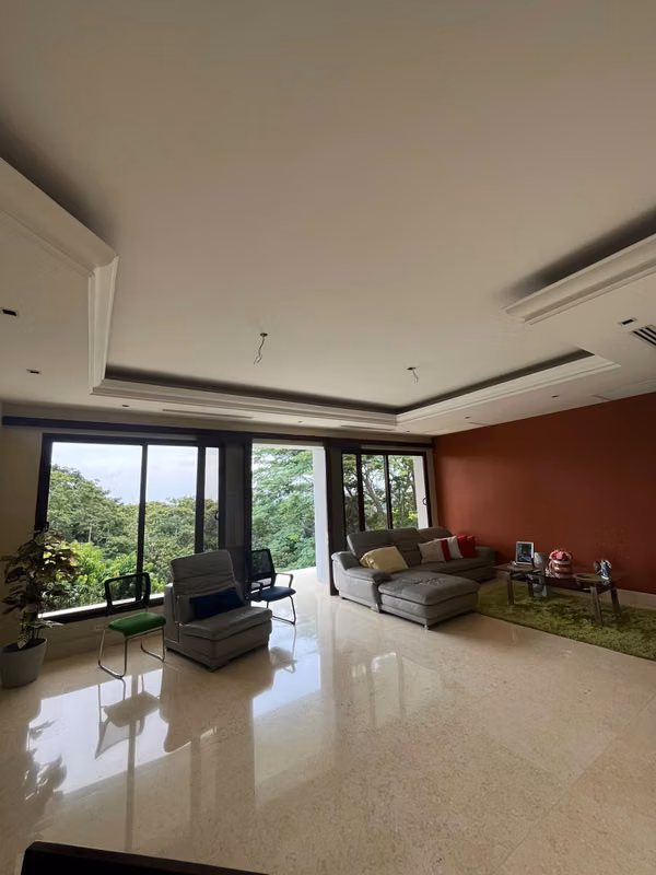 VENTA CASA LAS CUMBRES LOUIS MARTINZ