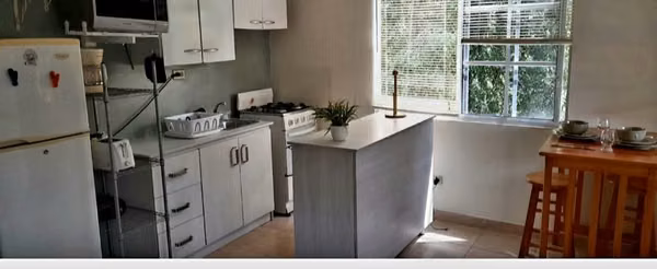 APT ESTUDIO EN CLAYTON AMOBLADO CON SERVICIOS INCLUIDOS $850