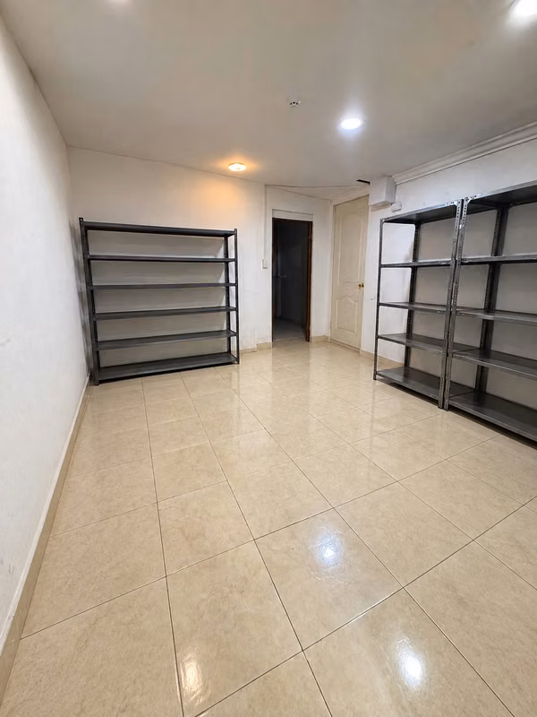 Commercial house sold with galley included (AA)