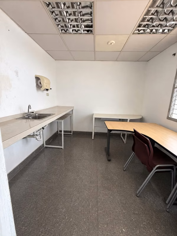 Commercial house sold with galley included (AA)
