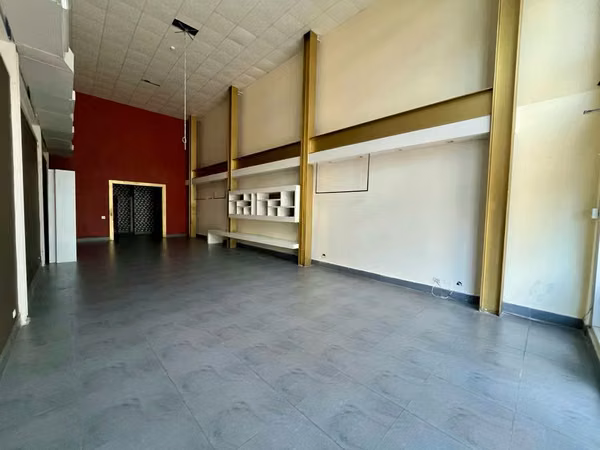 Local Comercial en San Francisco ubicado en plaza comercial (AA)