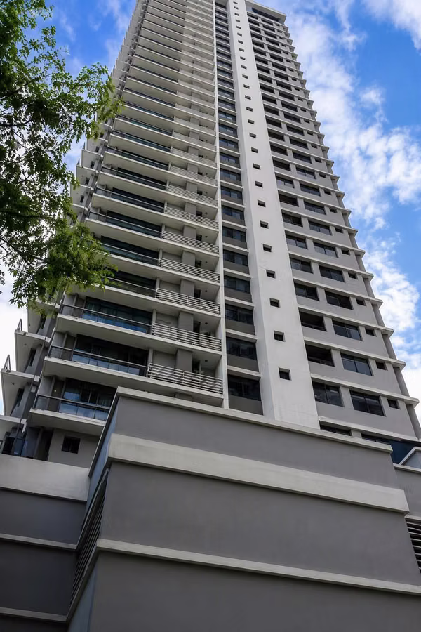 IS SOLD FAMILY APARTMENT IN OBARRIO